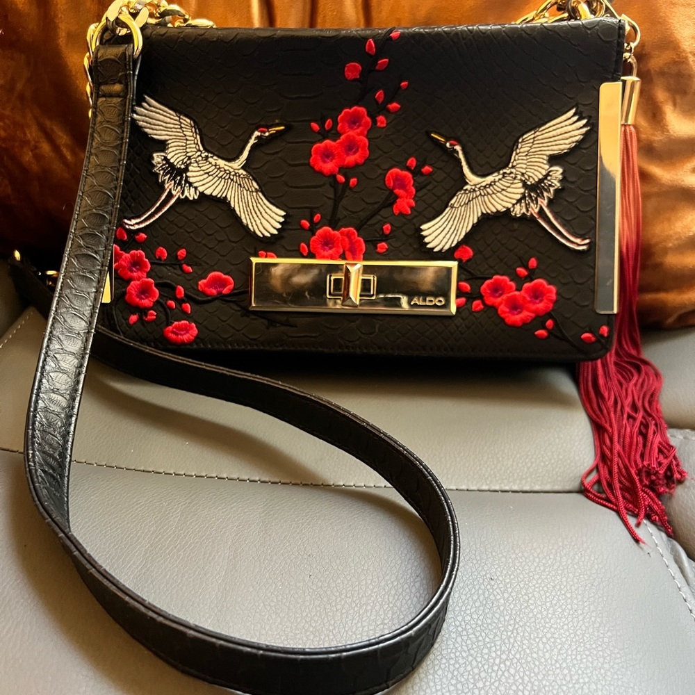 Aldo Embroidered Crane- Loved condition
